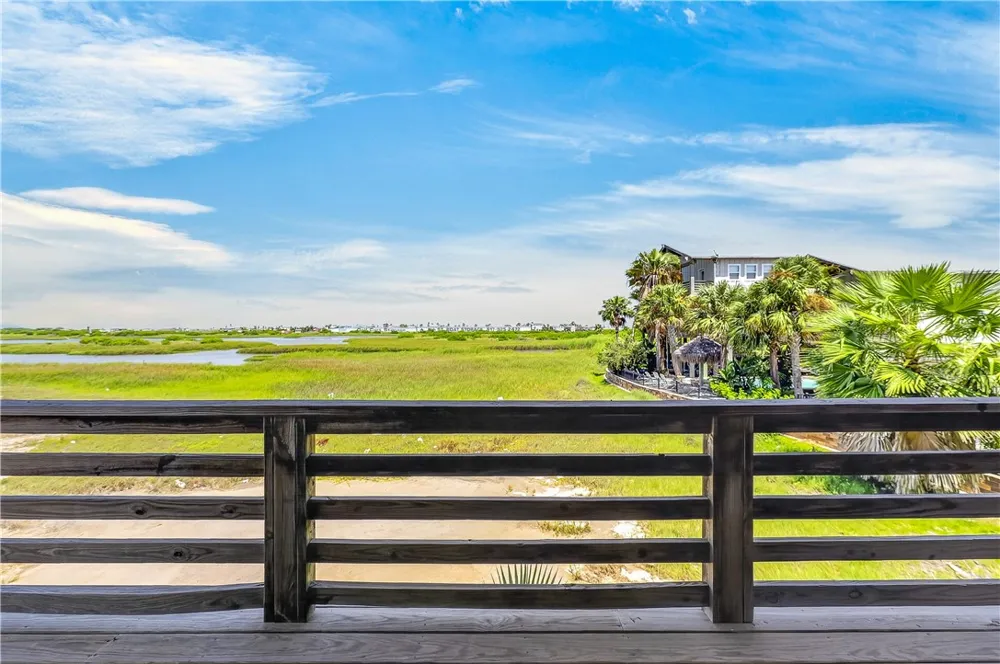 1014 State Highway 361 Port Aransas, TX 78373