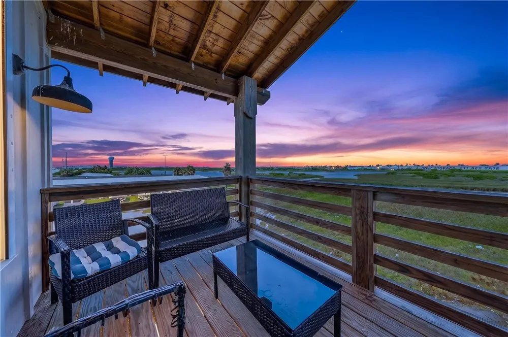 1014 State Highway 361 Port Aransas, TX 78373