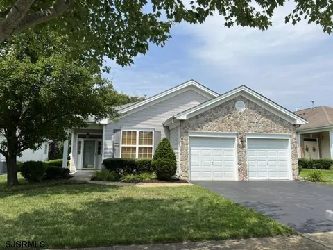 104 Newcastle Ct