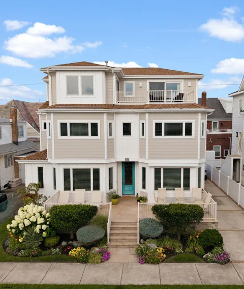 103 S Andover Ave
