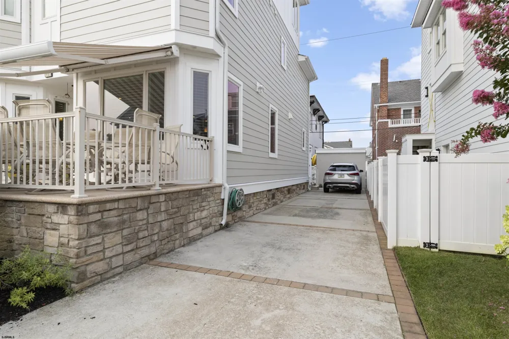 103 S Andover Ave Margate, NJ 08402