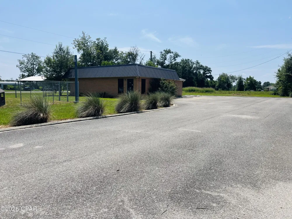 15225 NW County Road 274 Altha, FL 32421