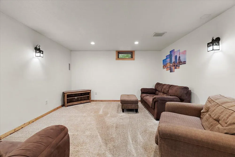 805 W Moore Road Grant, MI 49327