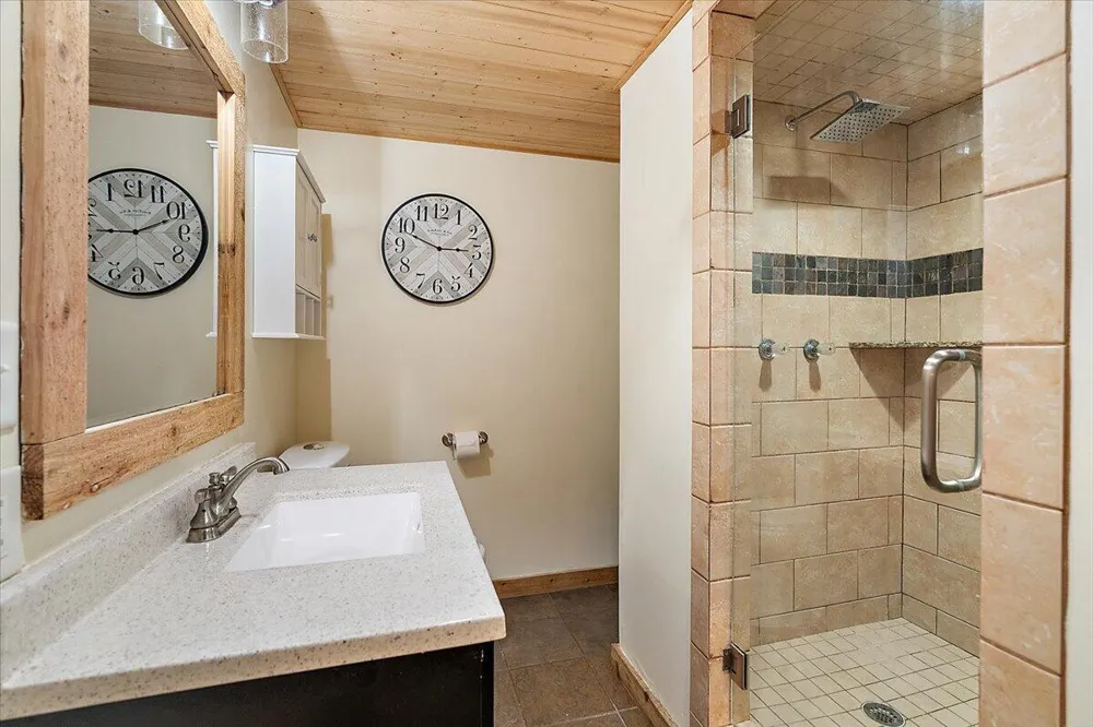 805 W Moore Road Grant, MI 49327