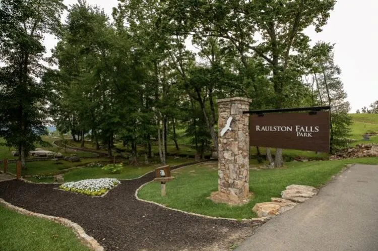 395 Volunteer Street Jasper, TN 37347