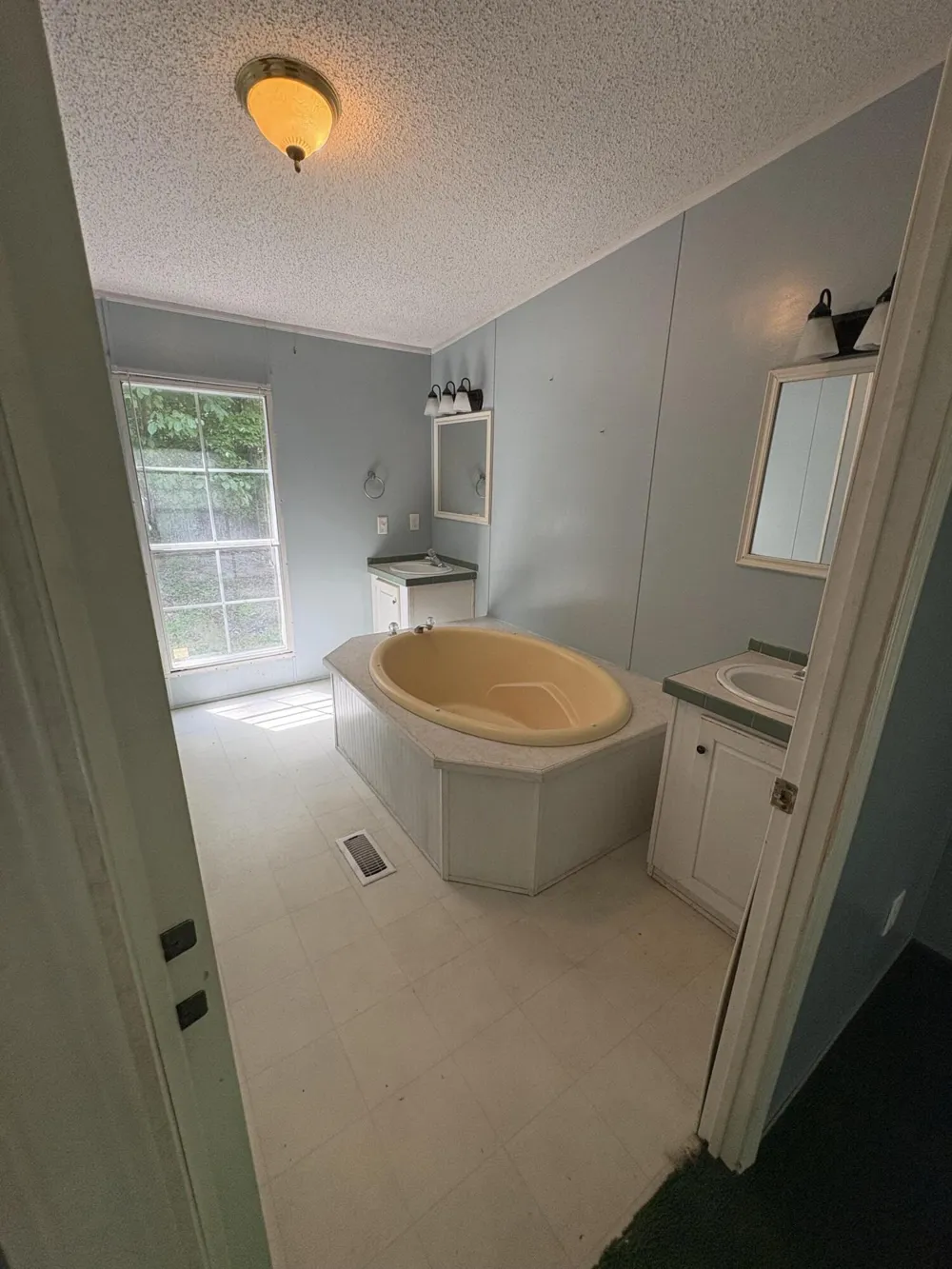 447 Shadowland Drive Graysville, TN 37338