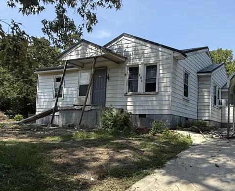 492 Warren Street