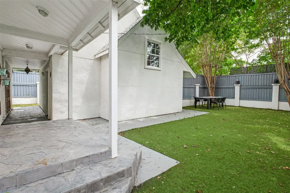 6166 Goliad Avenue Dallas, TX 75214