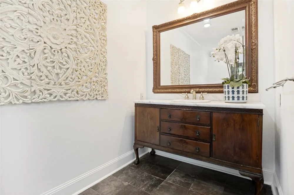 6166 Goliad Avenue Dallas, TX 75214