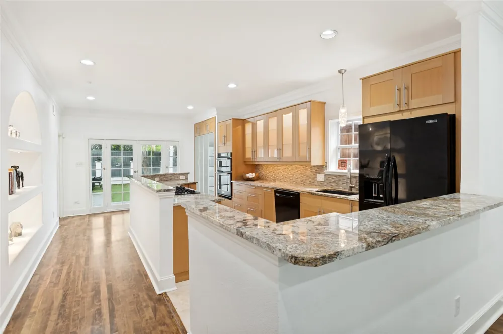 6166 Goliad Avenue Dallas, TX 75214