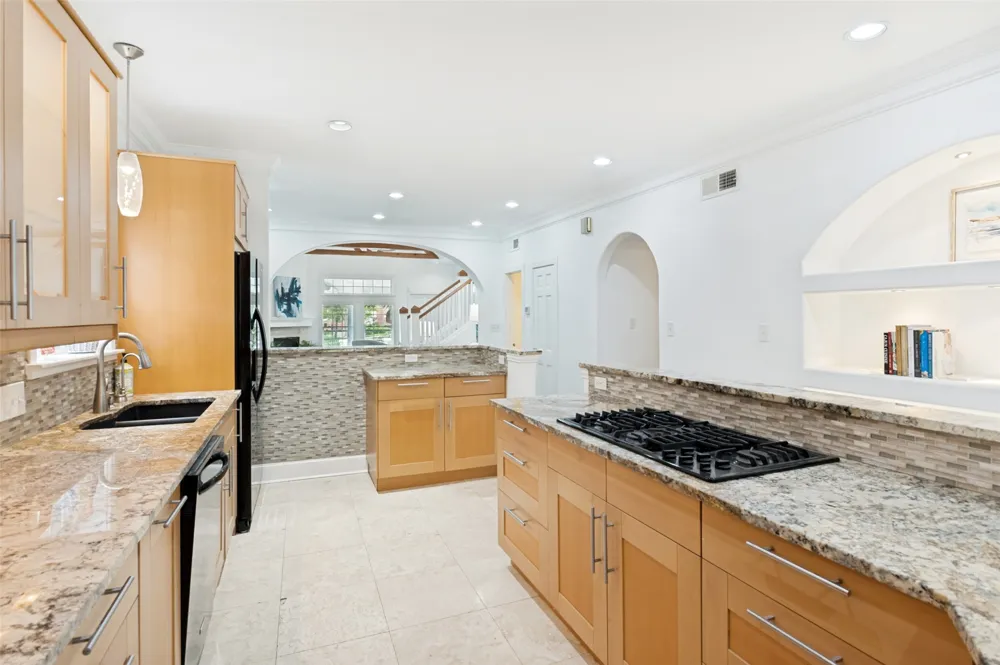 6166 Goliad Avenue Dallas, TX 75214