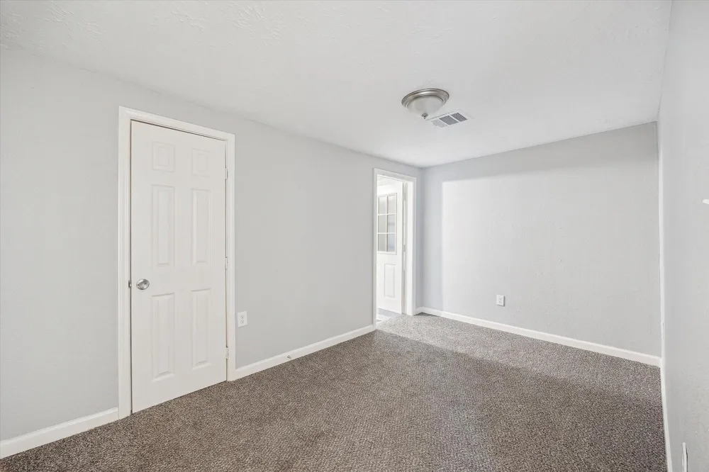 710 E Magnolia Street Angleton, TX 77515