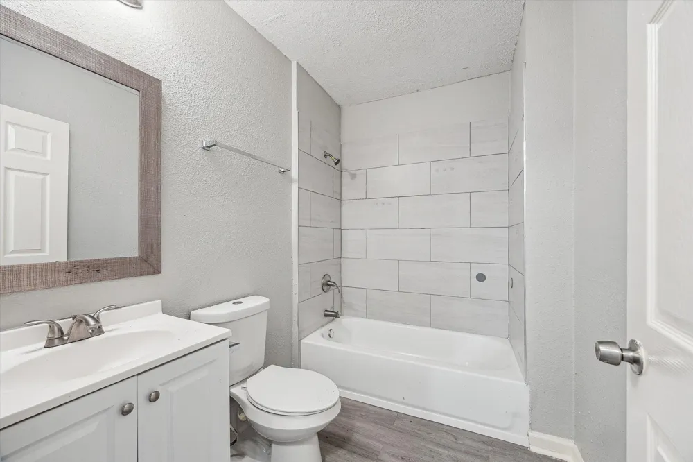 710 E Magnolia Street Angleton, TX 77515