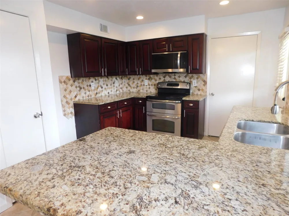 2754 Quarry Hill Road Sugar Land, TX 77478