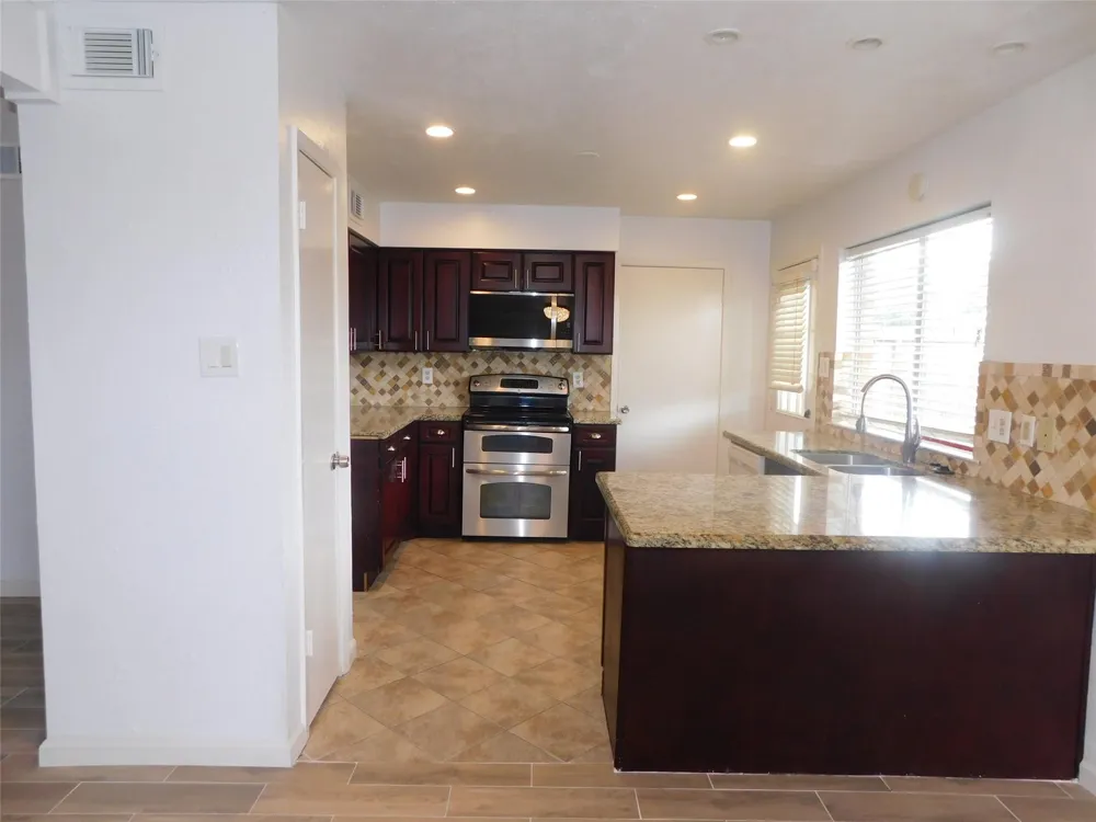 2754 Quarry Hill Road Sugar Land, TX 77478
