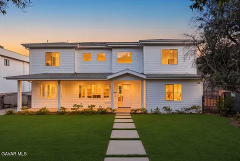 1688 E Mendocino Street