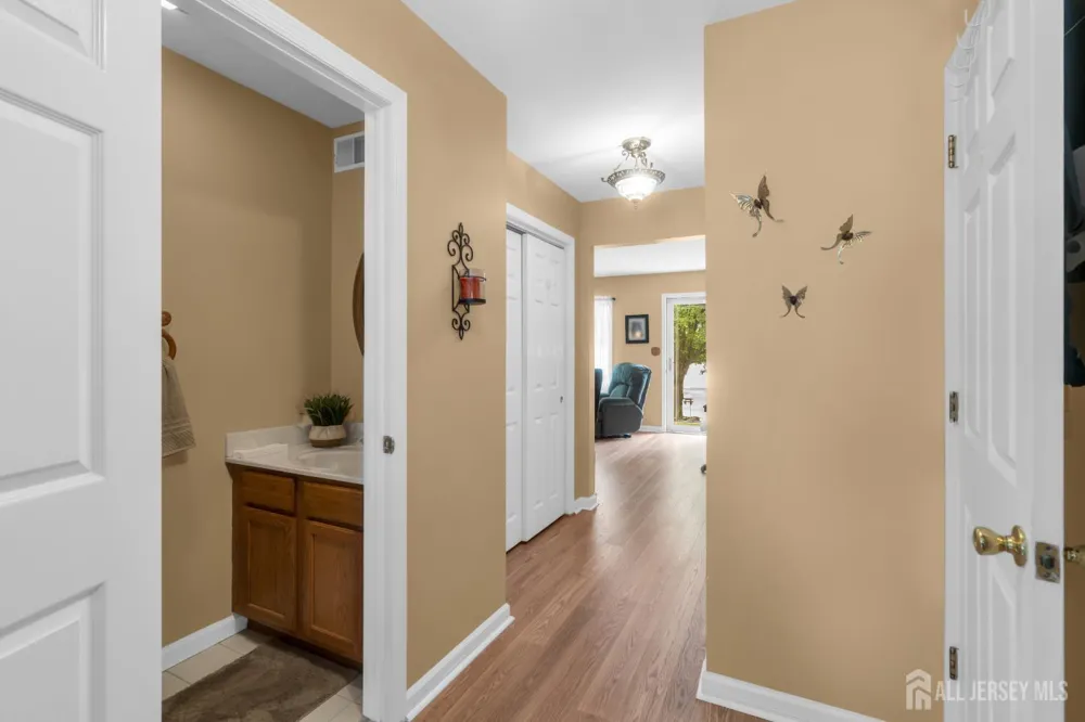 266 Thomas Street Woodbridge Proper, NJ 07095