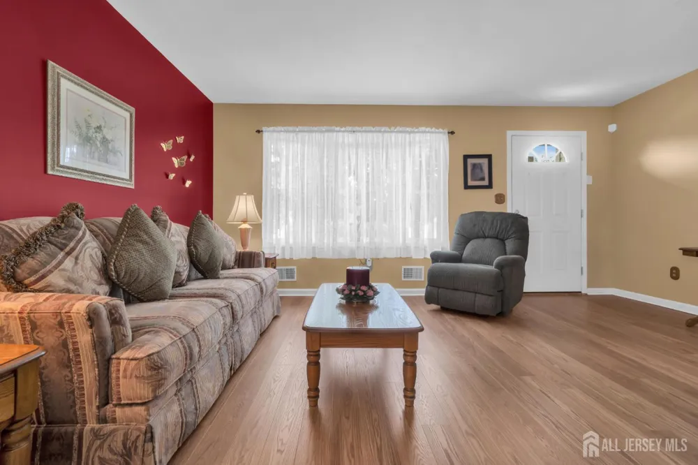 266 Thomas Street Woodbridge Proper, NJ 07095