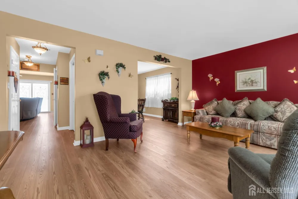 266 Thomas Street Woodbridge Proper, NJ 07095