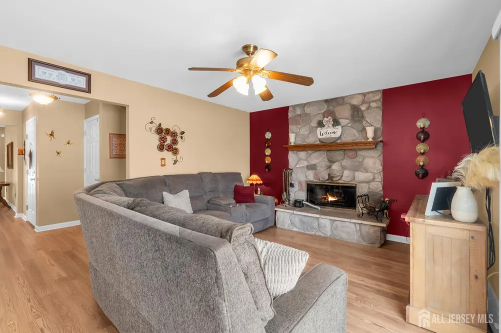 266 Thomas Street Woodbridge Proper, NJ 07095