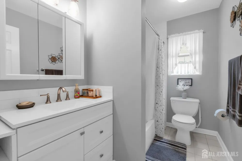 266 Thomas Street Woodbridge Proper, NJ 07095