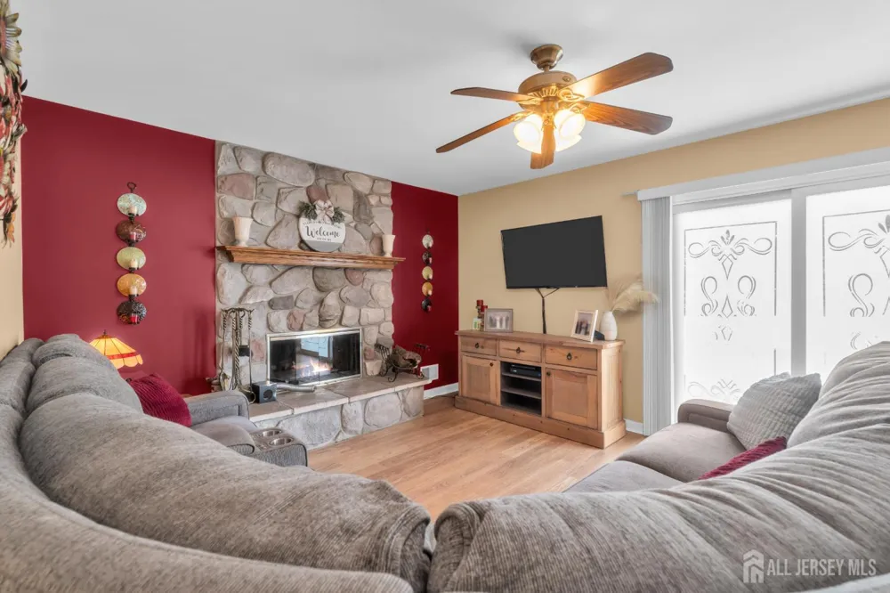 266 Thomas Street Woodbridge Proper, NJ 07095