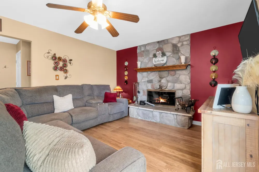 266 Thomas Street Woodbridge Proper, NJ 07095