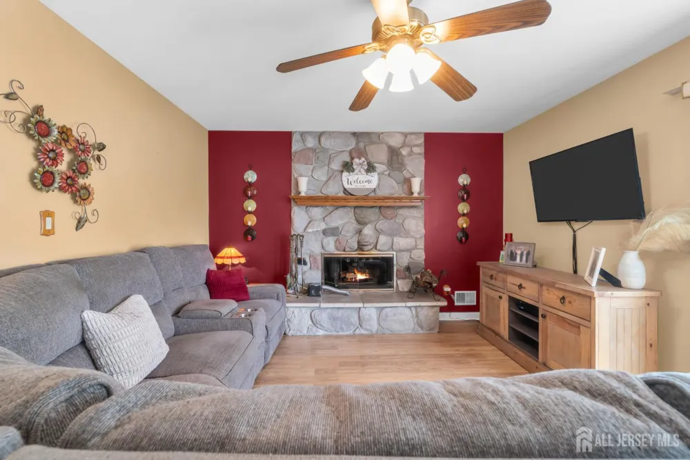 266 Thomas Street Woodbridge Proper, NJ 07095