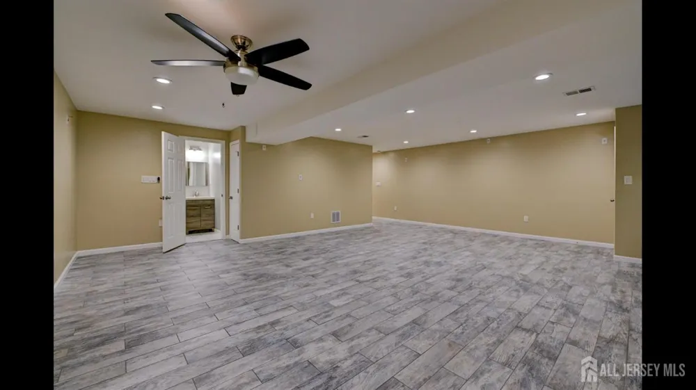 202 Downey Lane South Brunswick, NJ 08852
