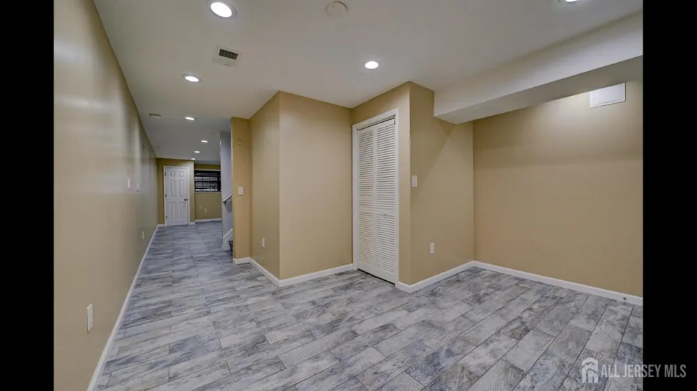 202 Downey Lane South Brunswick, NJ 08852