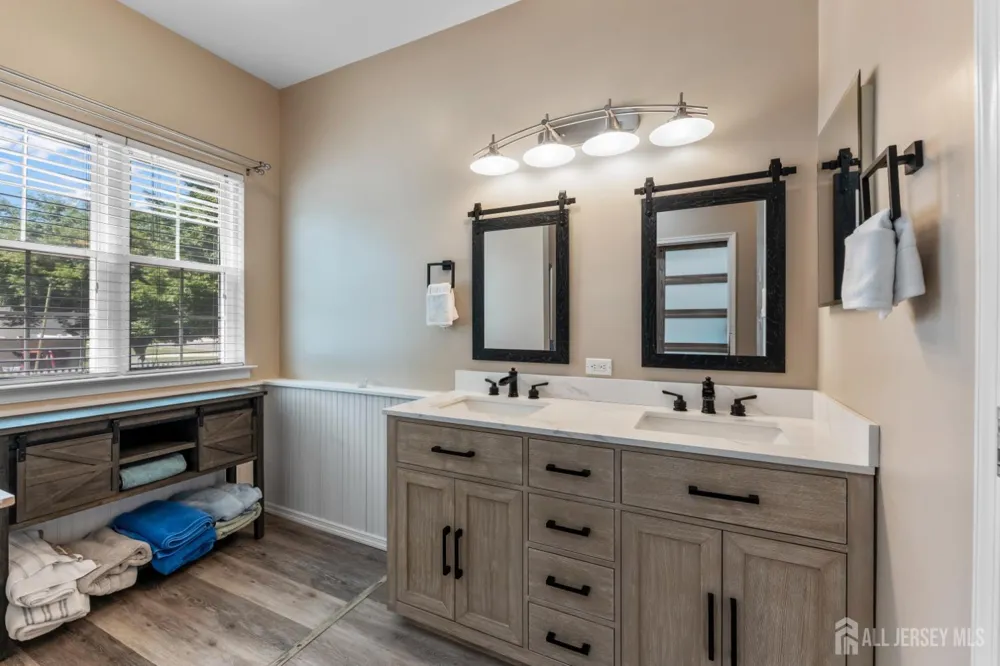 27 Pacific Avenue Bayville, NJ 08721