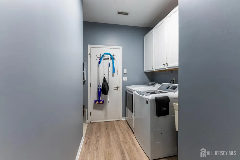 27 Pacific Avenue Bayville, NJ 08721