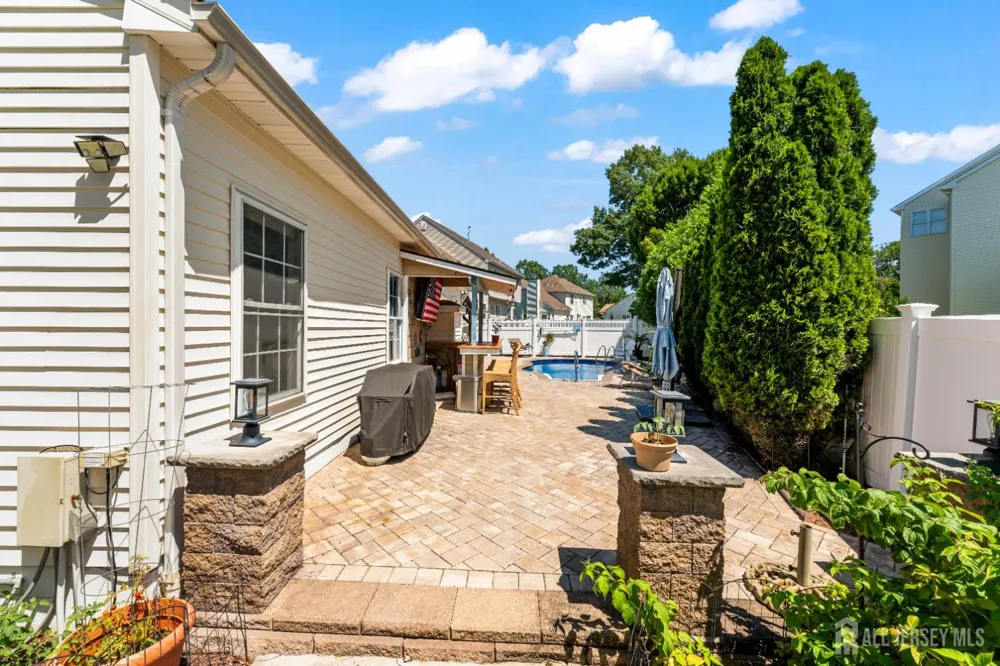 27 Pacific Avenue Bayville, NJ 08721