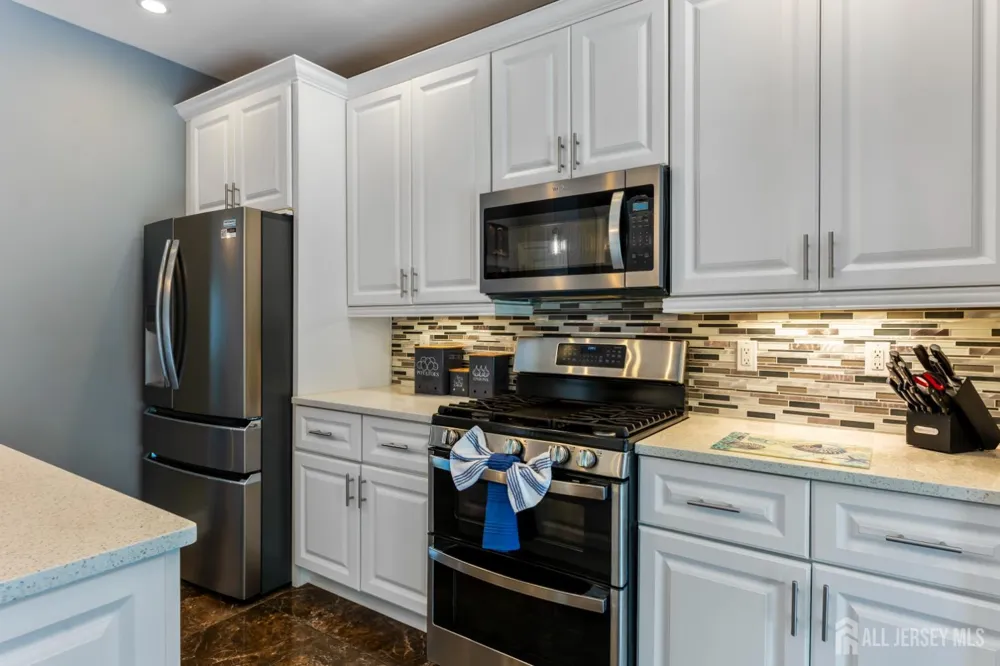 27 Pacific Avenue Bayville, NJ 08721