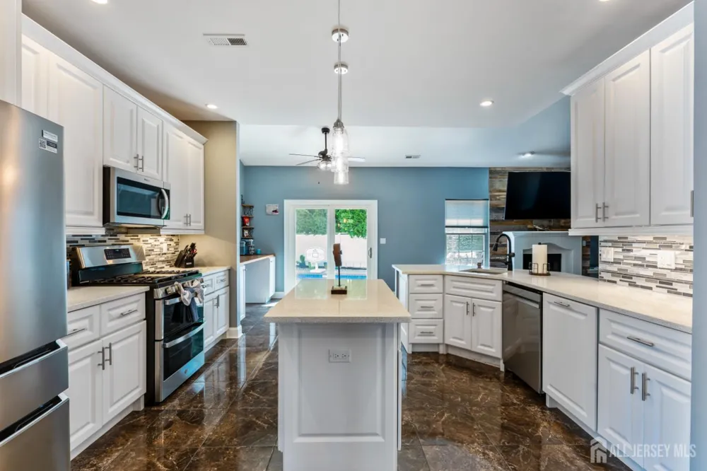 27 Pacific Avenue Bayville, NJ 08721
