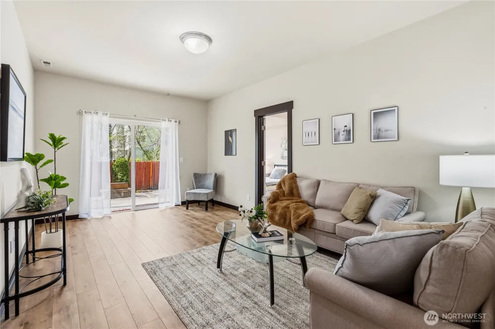 14504 17th Avenue W Lynnwood, WA 98087