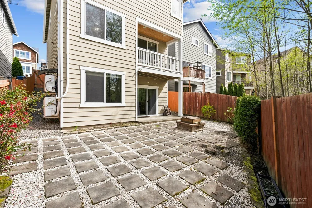 14504 17th Avenue W Lynnwood, WA 98087