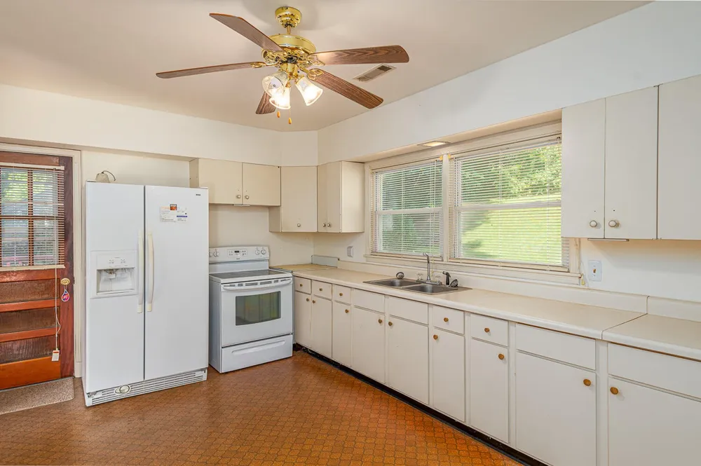 1619 S Seminole Drive Chattanooga, TN 37412