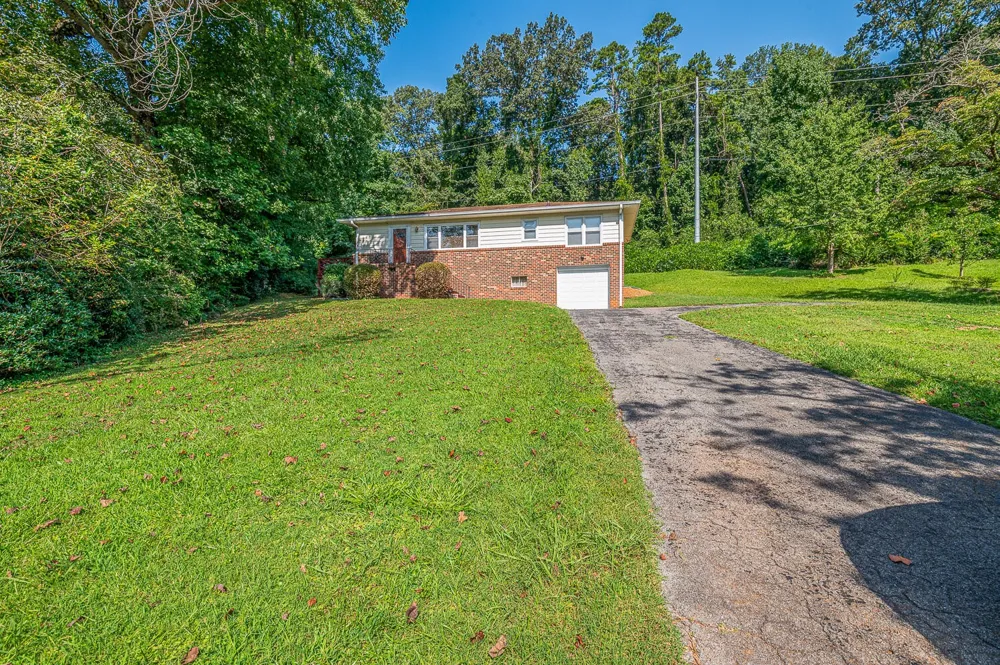 1619 S Seminole Drive Chattanooga, TN 37412