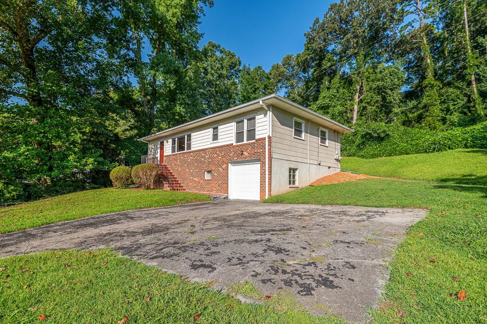 1619 S Seminole Drive Chattanooga, TN 37412