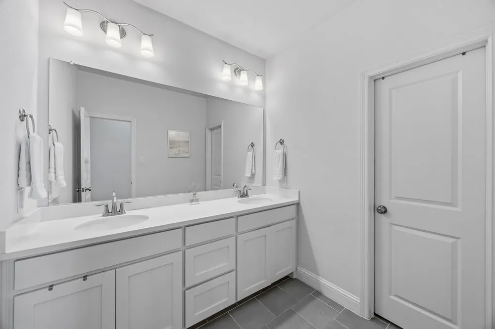 2821 Waverly The Colony, TX 75056
