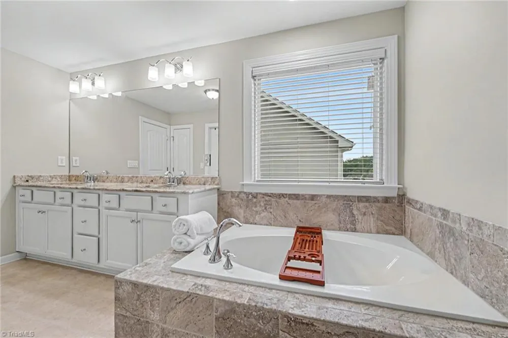 6017 Stone Valley Way Greensboro, NC 27455