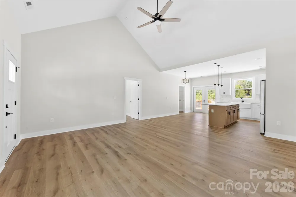 105 Darvee Road Blacksburg, SC 29702