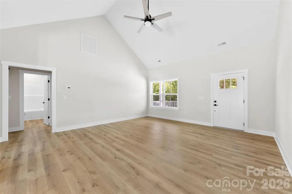 105 Darvee Road Blacksburg, SC 29702