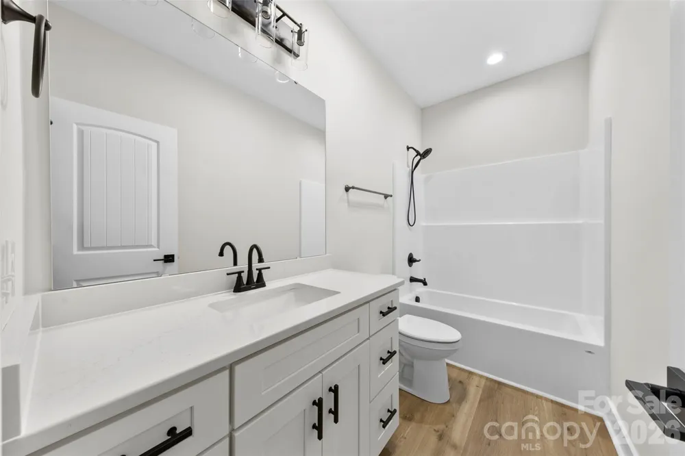 105 Darvee Road Blacksburg, SC 29702
