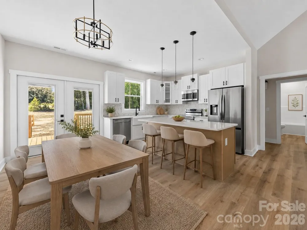 105 Darvee Road Blacksburg, SC 29702