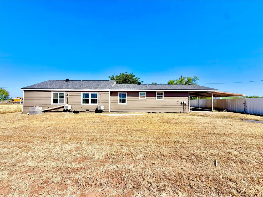 1220 Avenue G Hawley, TX 79525