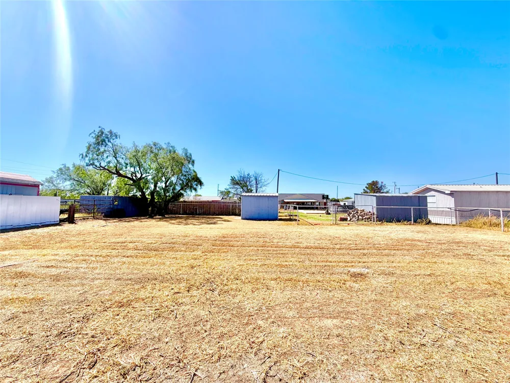 1220 Avenue G Hawley, TX 79525