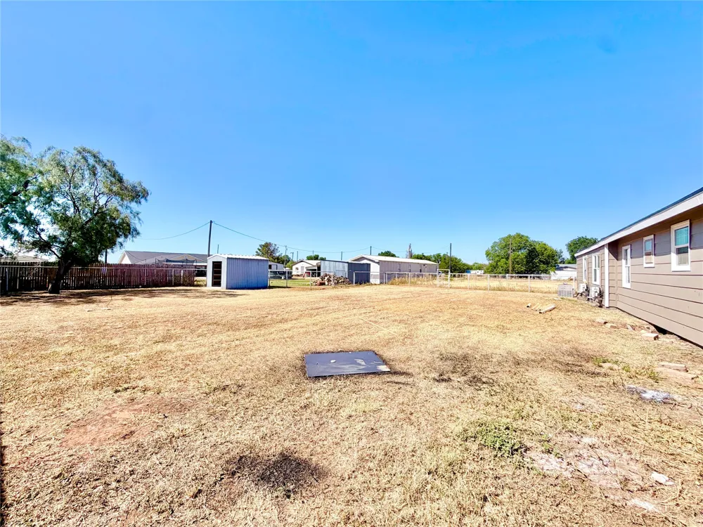1220 Avenue G Hawley, TX 79525