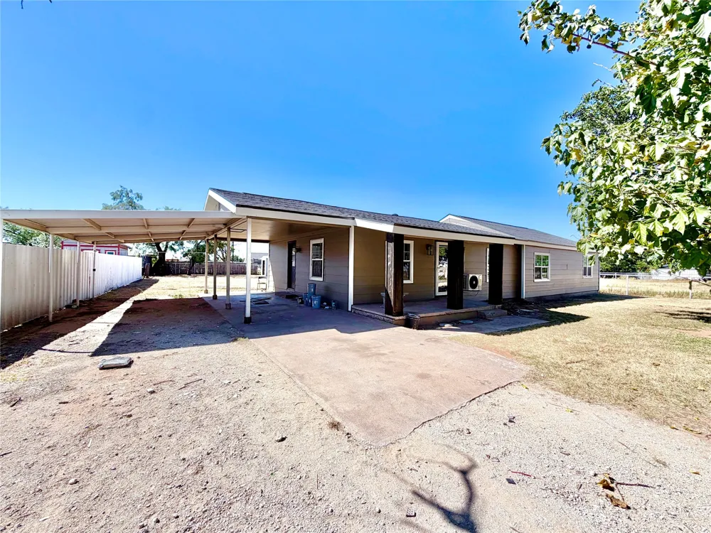 1220 Avenue G Hawley, TX 79525
